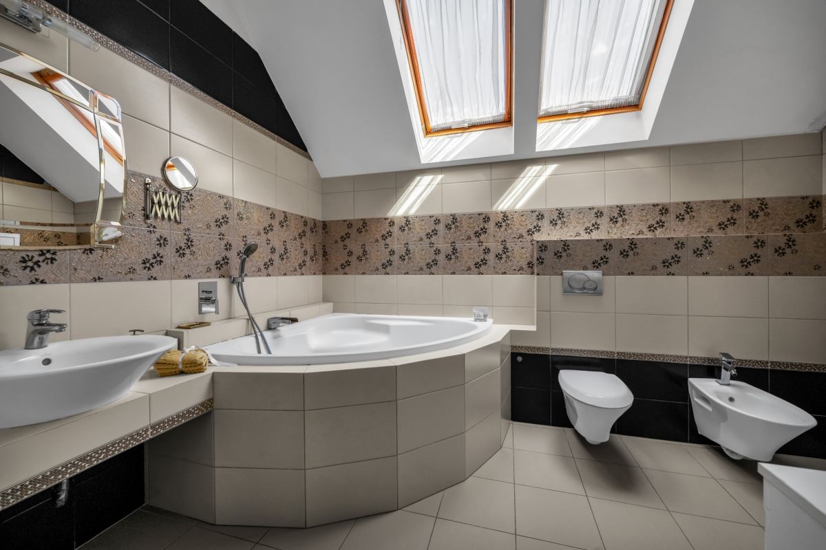 Dom 5 pokojowe na Sprzedaż