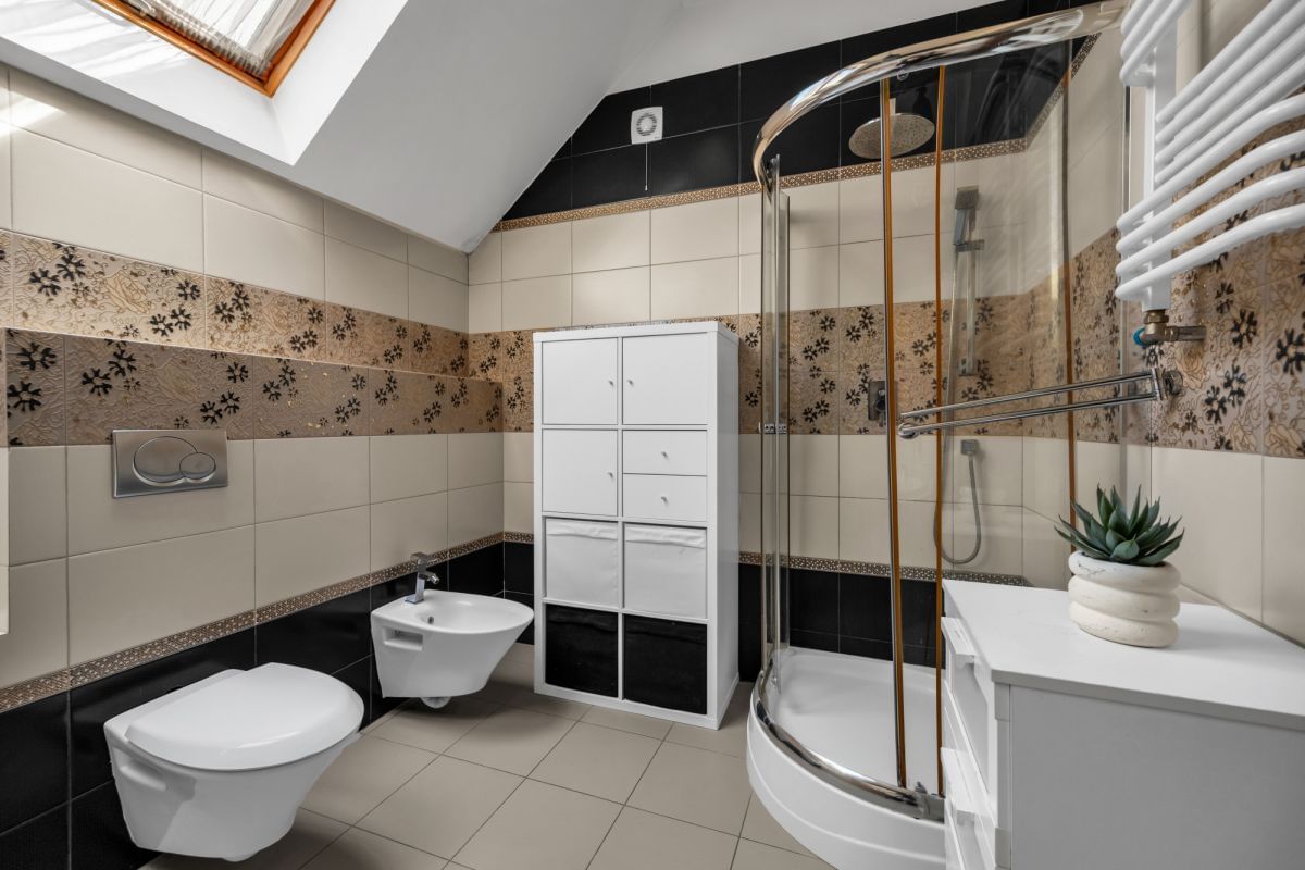 Dom 5 pokojowe na Sprzedaż