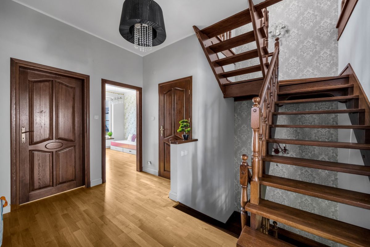 Dom 5 pokojowe na Sprzedaż