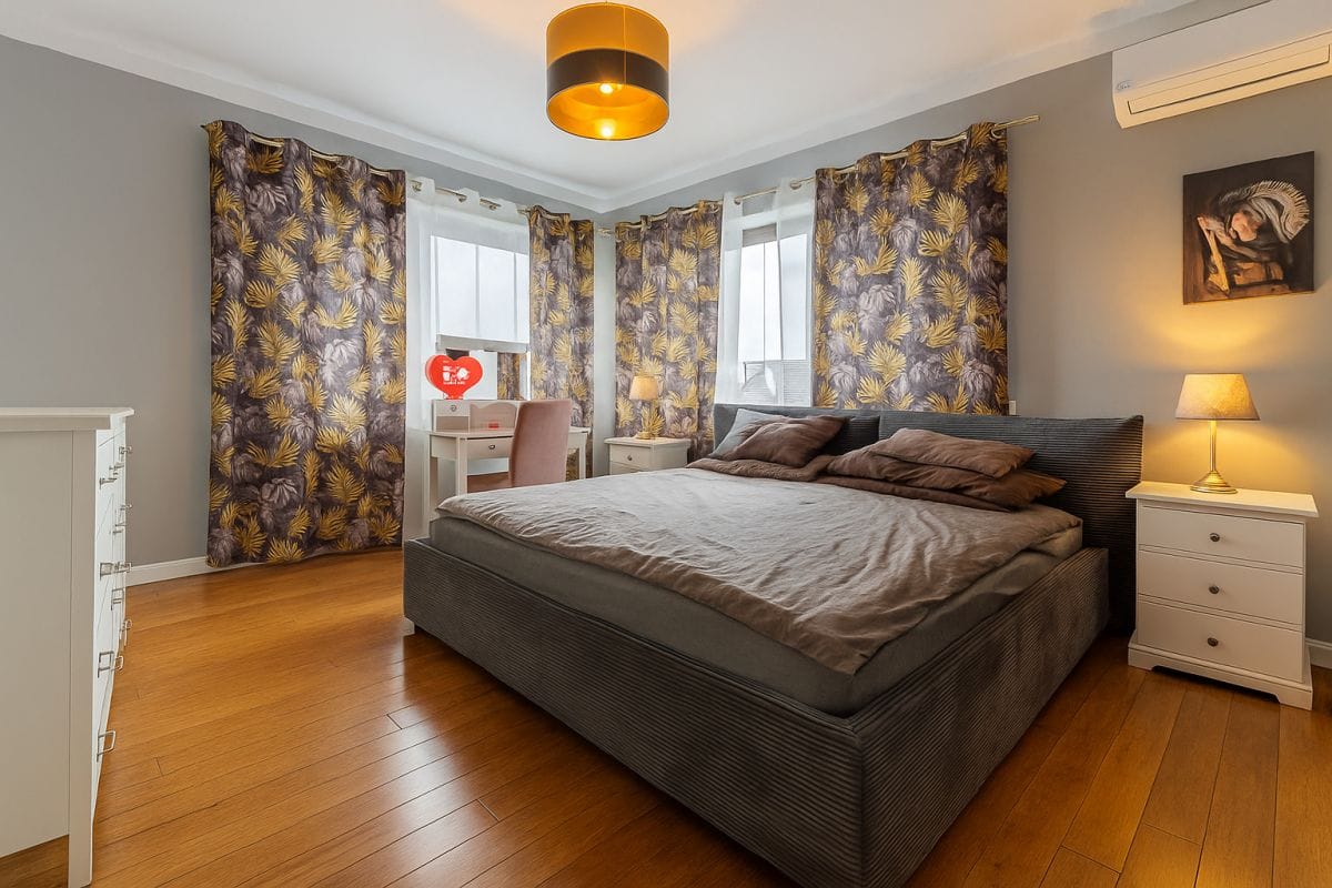 Dom 5 pokojowe na Sprzedaż