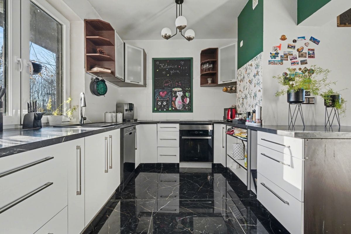 Dom 8 pokojowe na Sprzedaż