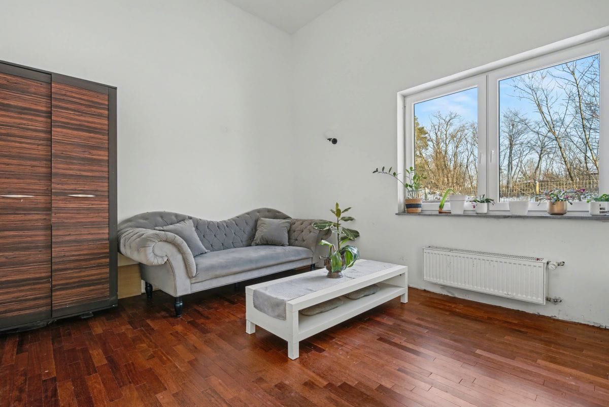 Dom 8 pokojowe na Sprzedaż