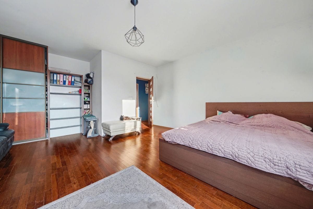 Dom 8 pokojowe na Sprzedaż