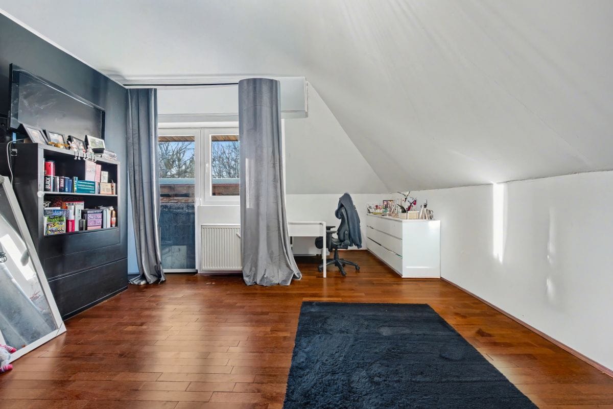 Dom 8 pokojowe na Sprzedaż