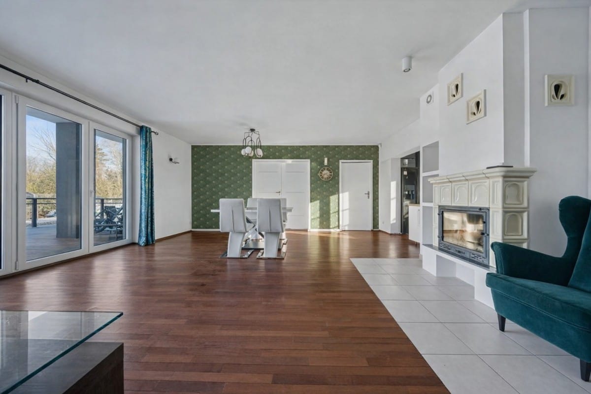 Dom 8 pokojowe na Sprzedaż