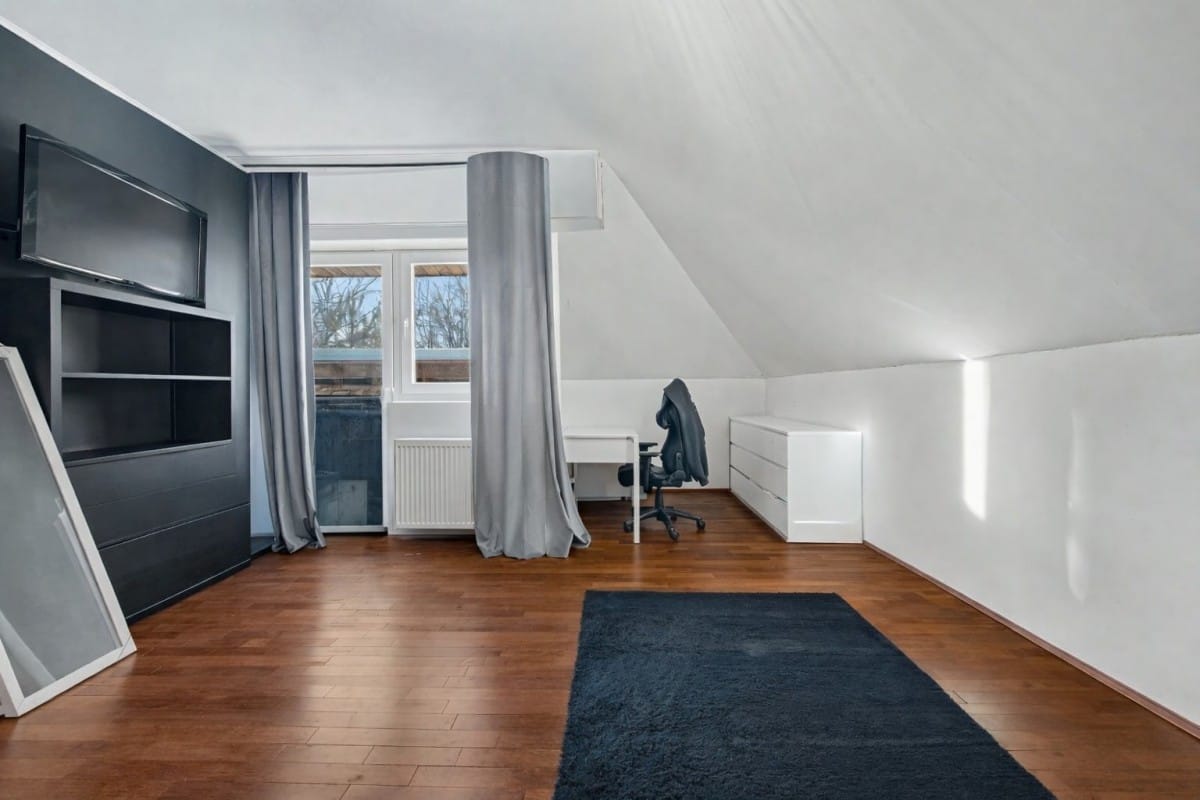 Dom 8 pokojowe na Sprzedaż