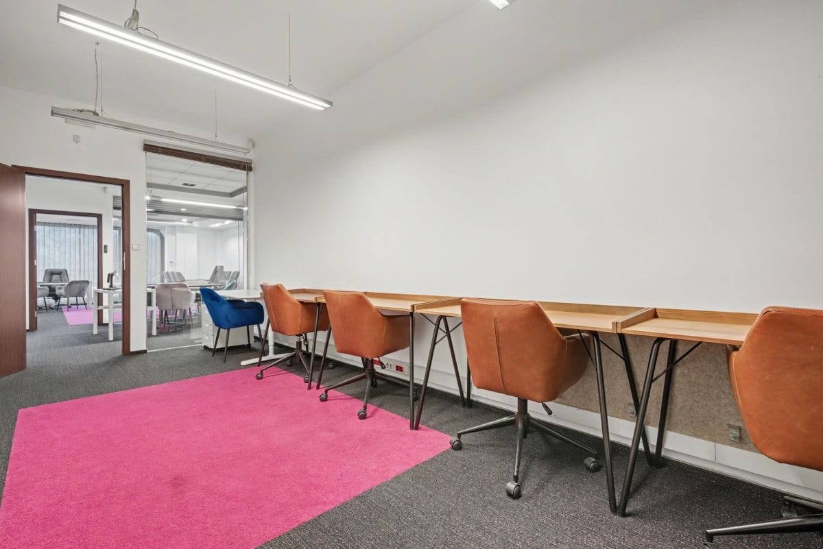 Lokal użytkowy  pokojowe na Sprzedaż