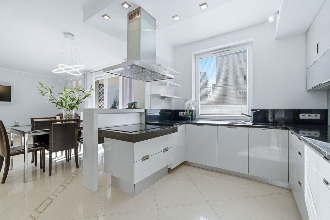 Mieszkanie 4 pokojowe na Sprzedaż