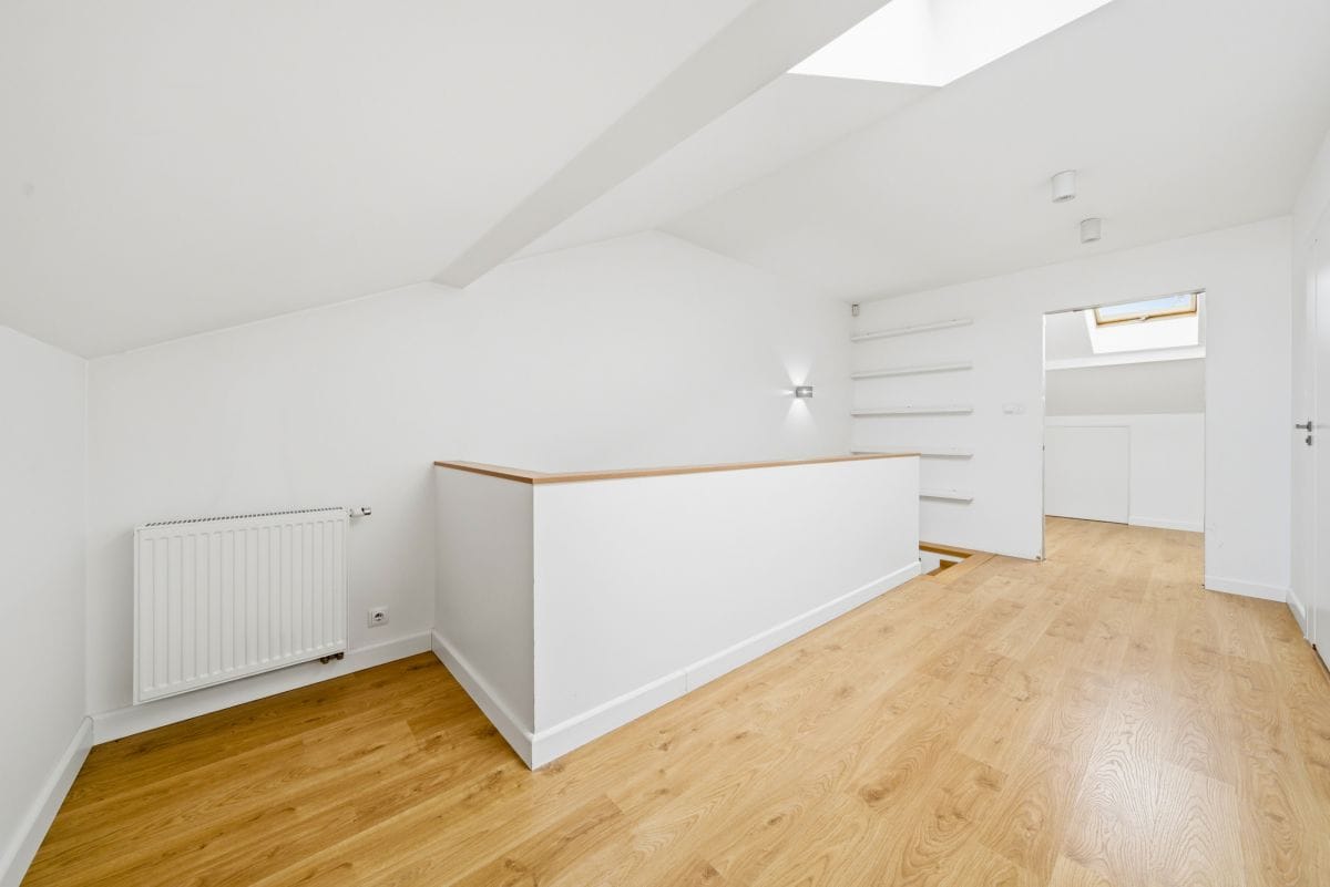 Dom 6 pokojowe na Sprzedaż