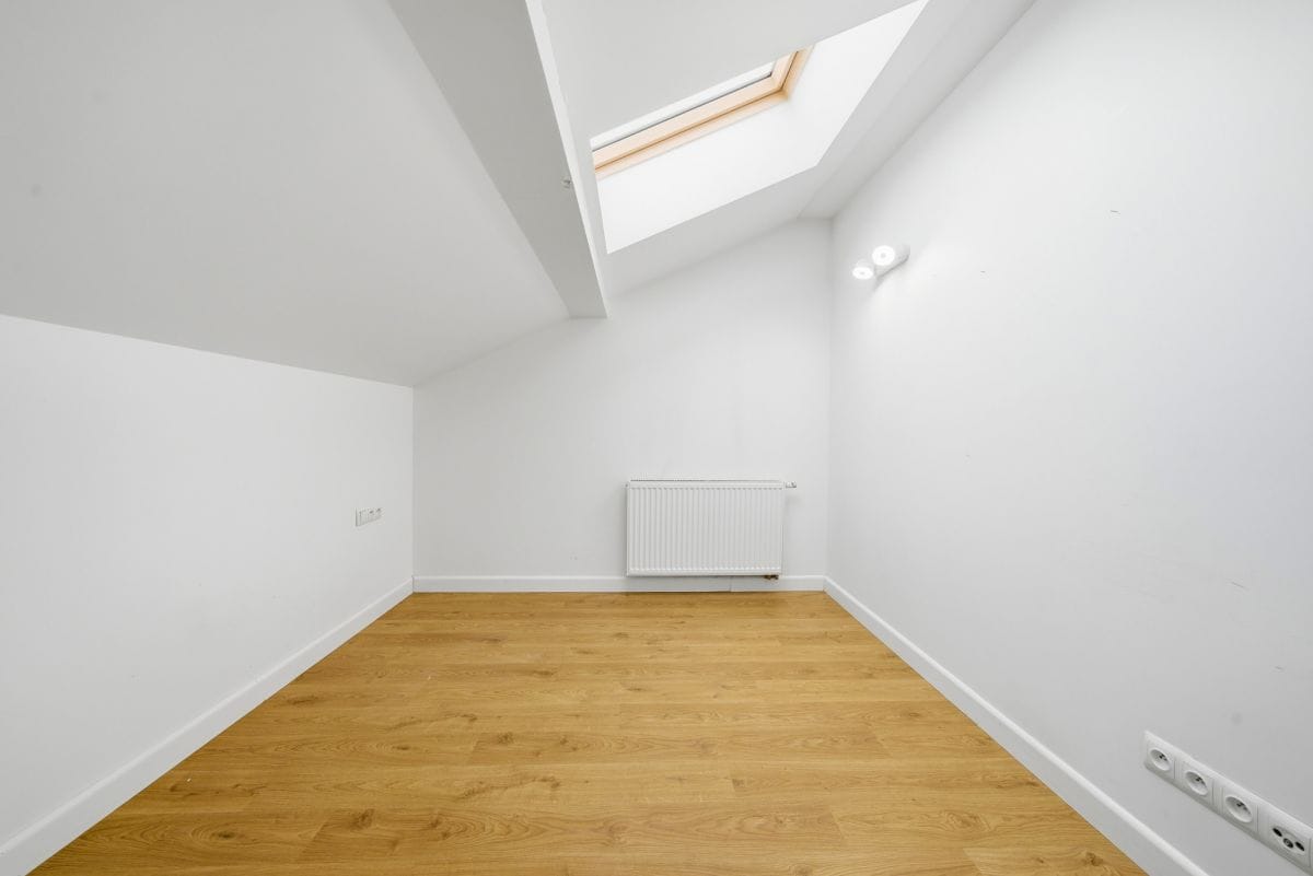 Dom 6 pokojowe na Sprzedaż