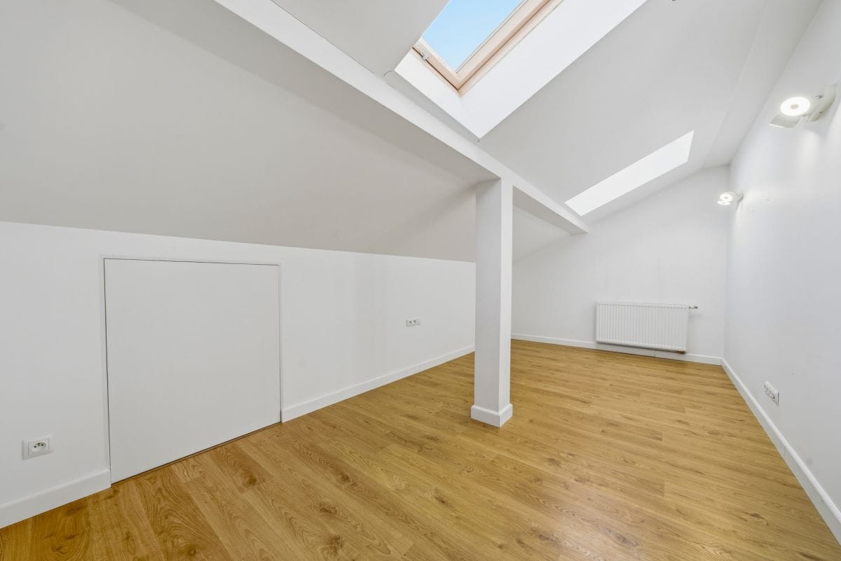 Dom 6 pokojowe na Sprzedaż