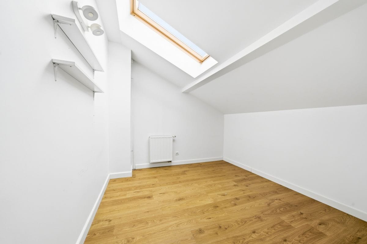 Dom 6 pokojowe na Sprzedaż