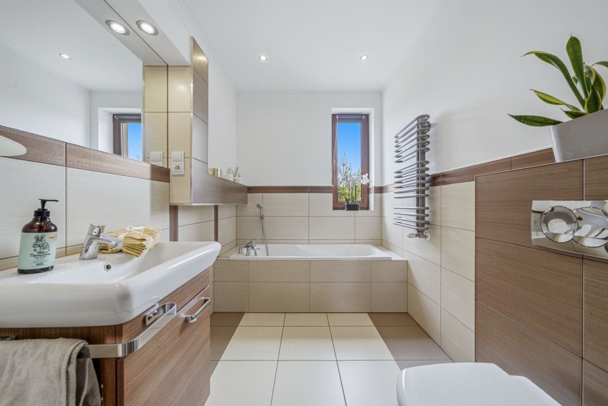 Dom 5 pokojowe na Sprzedaż