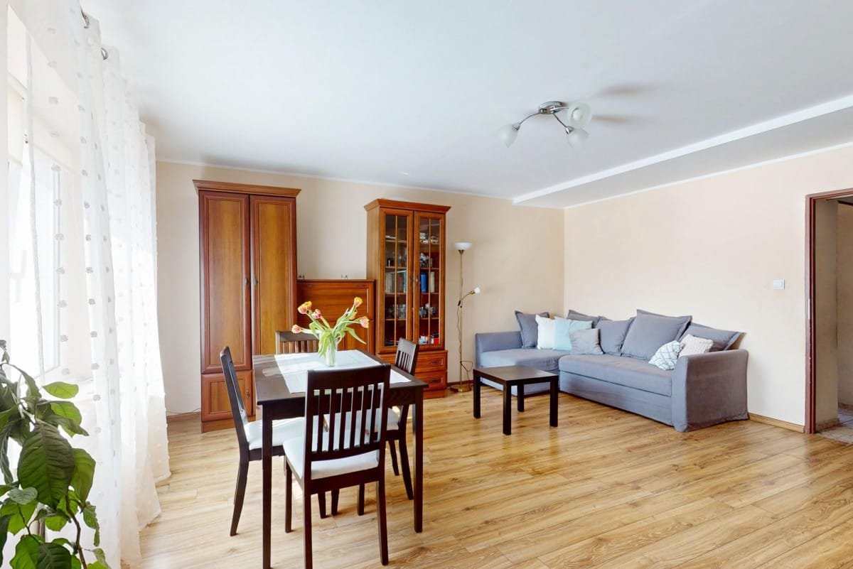 Dom 11 pokojowe na Sprzedaż