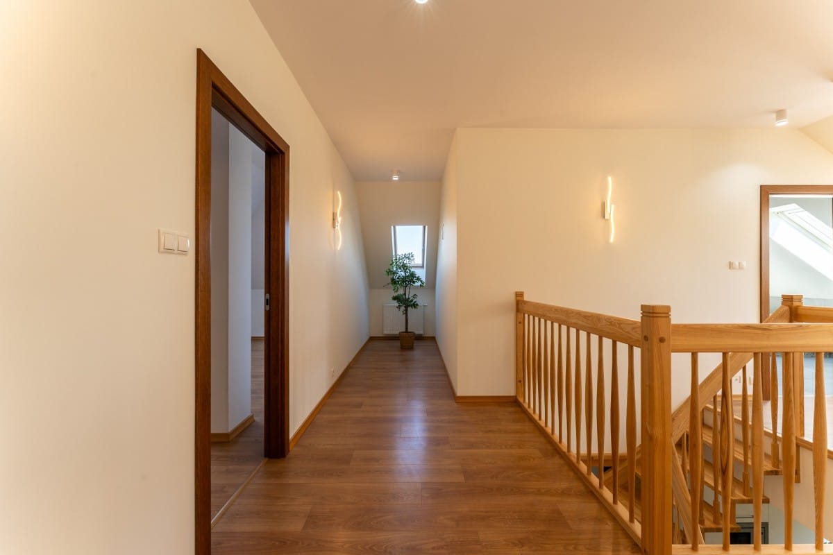 Dom 5 pokojowe na Sprzedaż