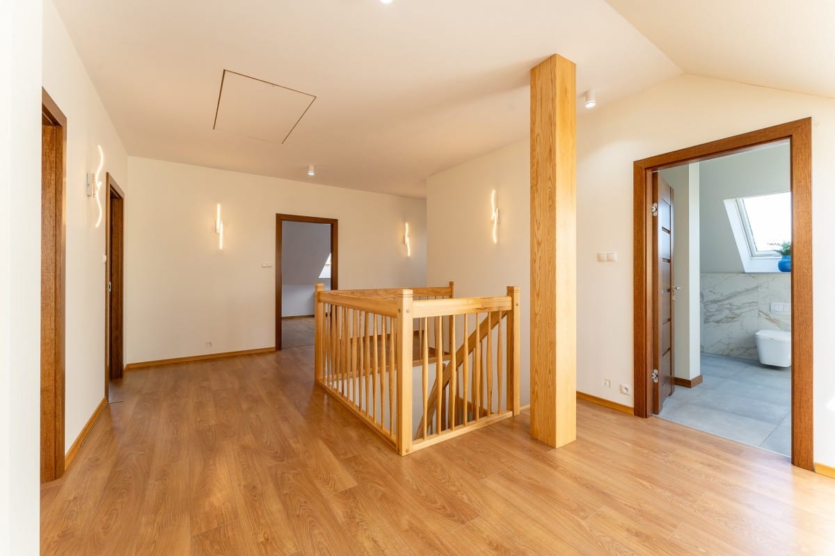 Dom 5 pokojowe na Sprzedaż