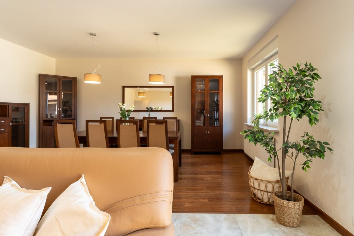 Dom 5 pokojowe na Sprzedaż