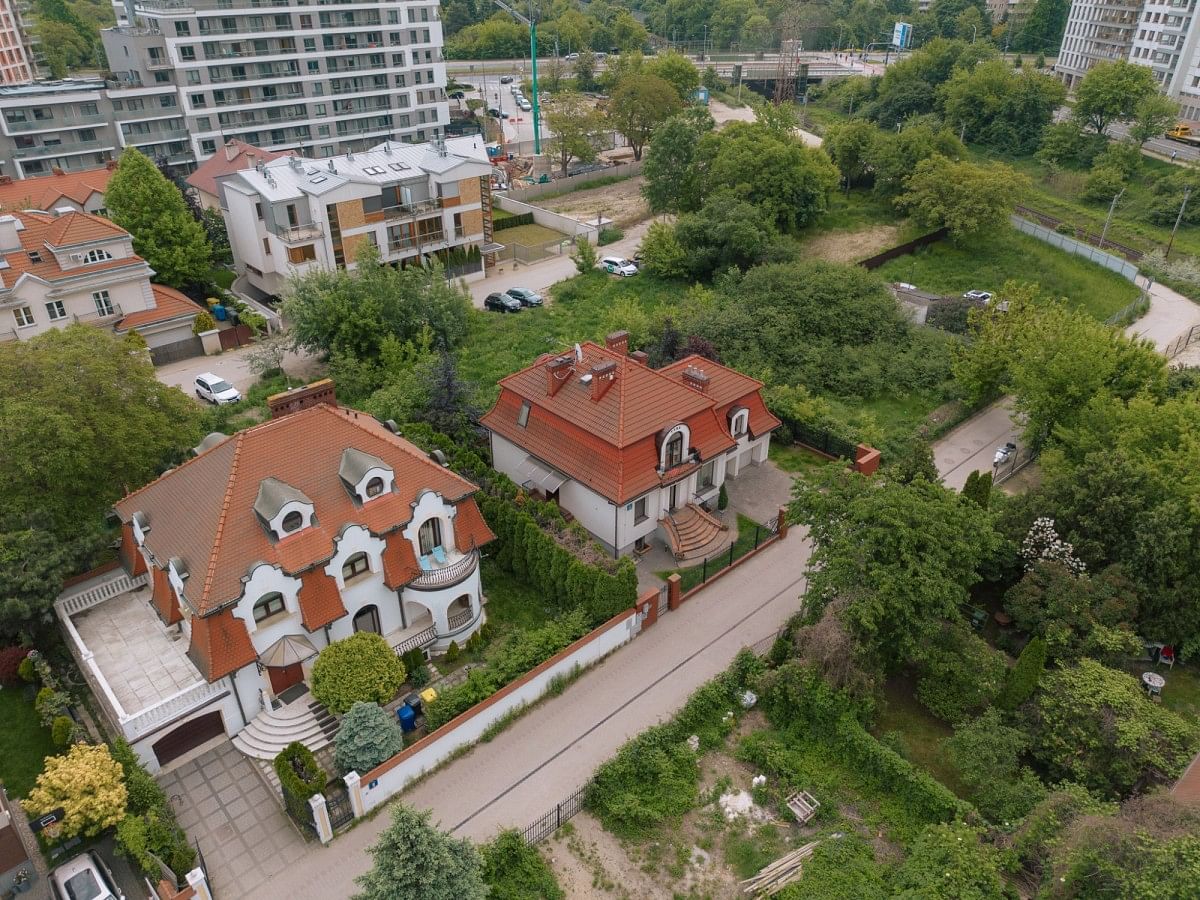 Dom 9 pokojowe na Sprzedaż