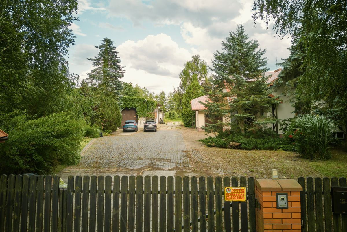 Lokal użytkowy  pokojowe na Sprzedaż