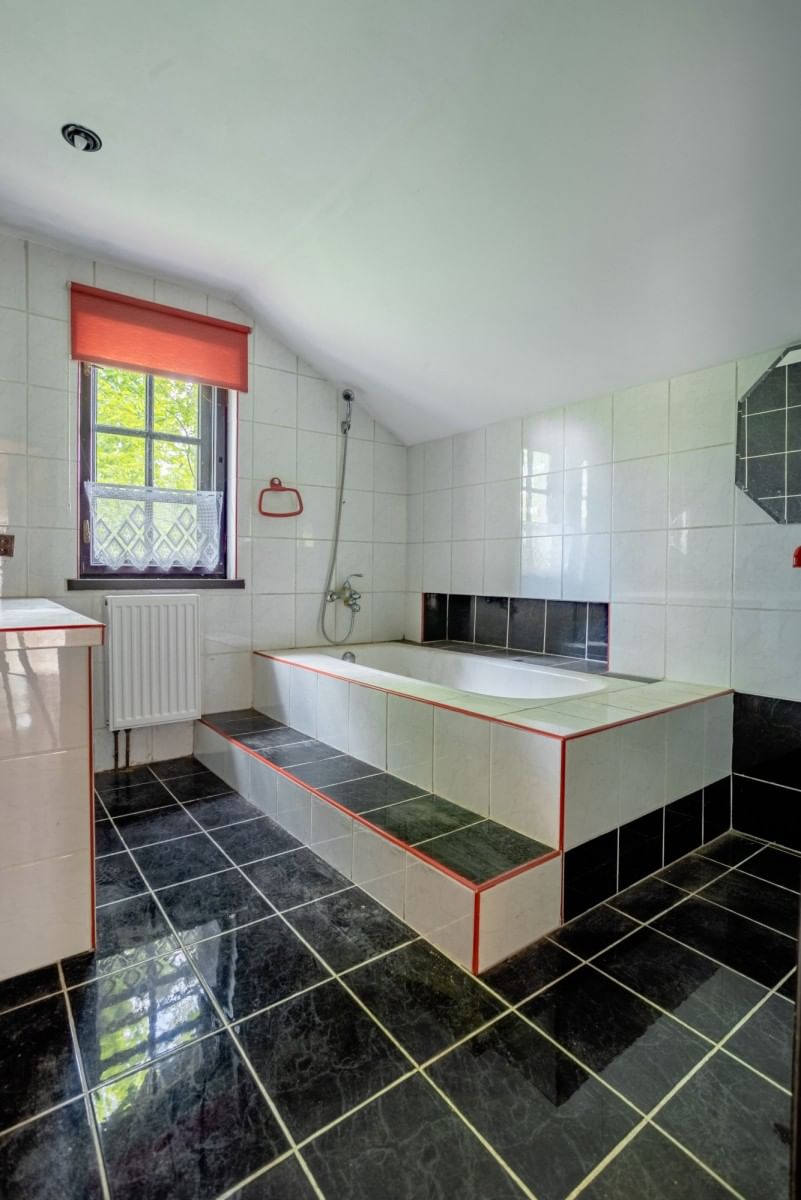 Dom 5 pokojowe na Sprzedaż