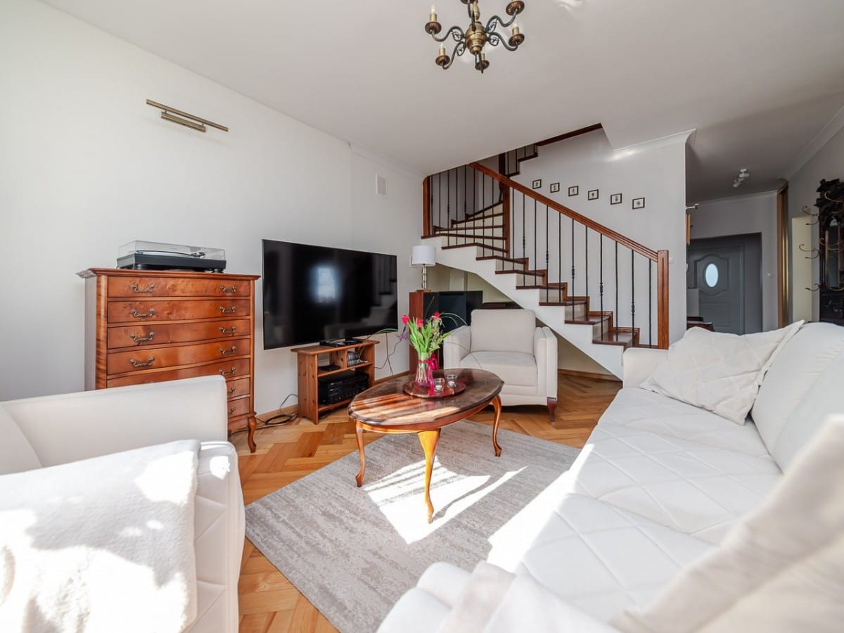 Dom 6 pokojowe na Sprzedaż