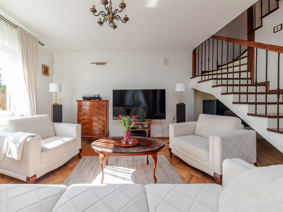 Dom 6 pokojowe na Sprzedaż