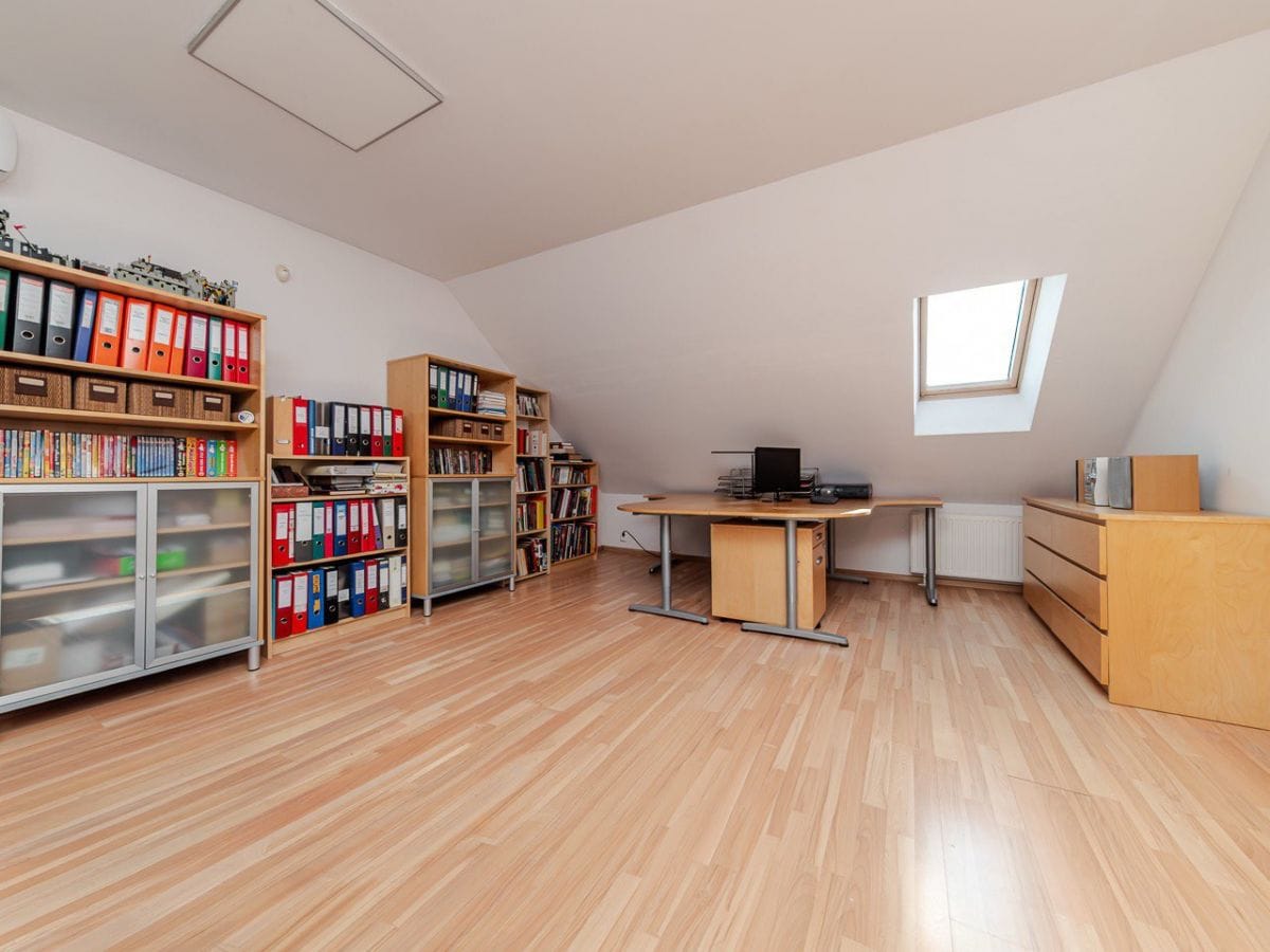 Dom 6 pokojowe na Sprzedaż