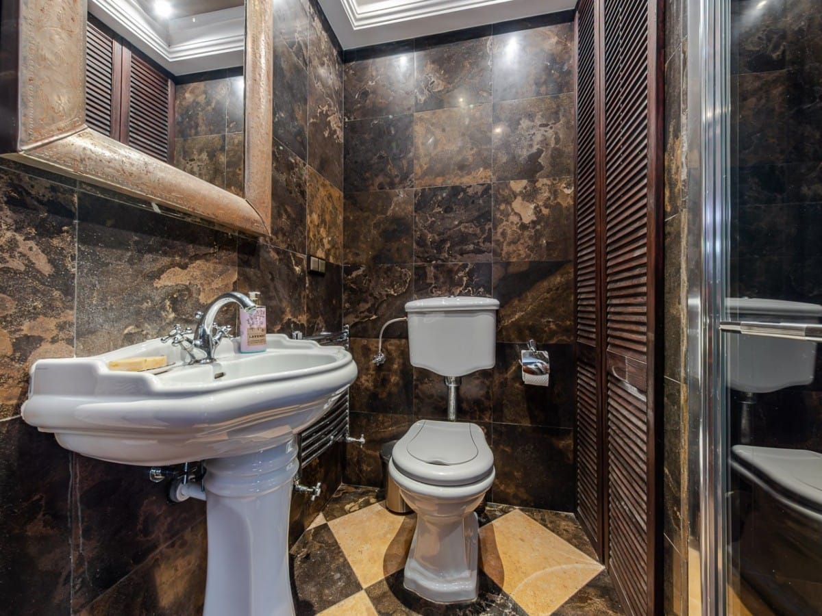 Dom 4 pokojowe na Sprzedaż