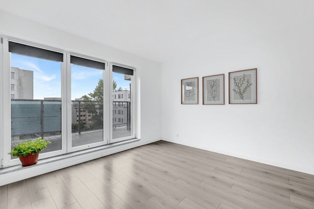 Mieszkanie 4 pokojowe na Sprzedaż