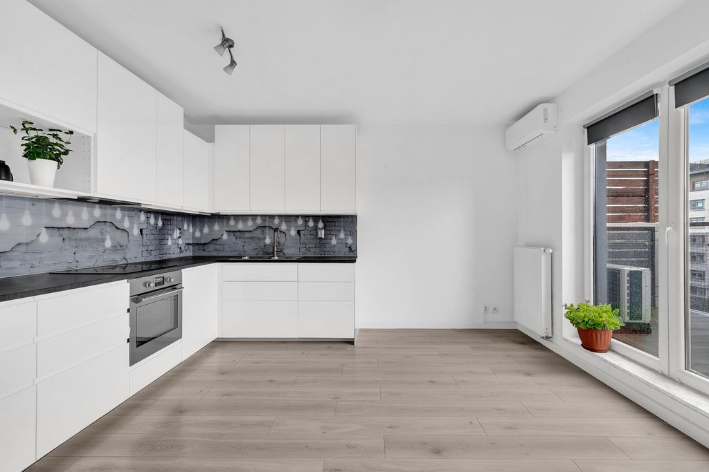 Mieszkanie 4 pokojowe na Sprzedaż