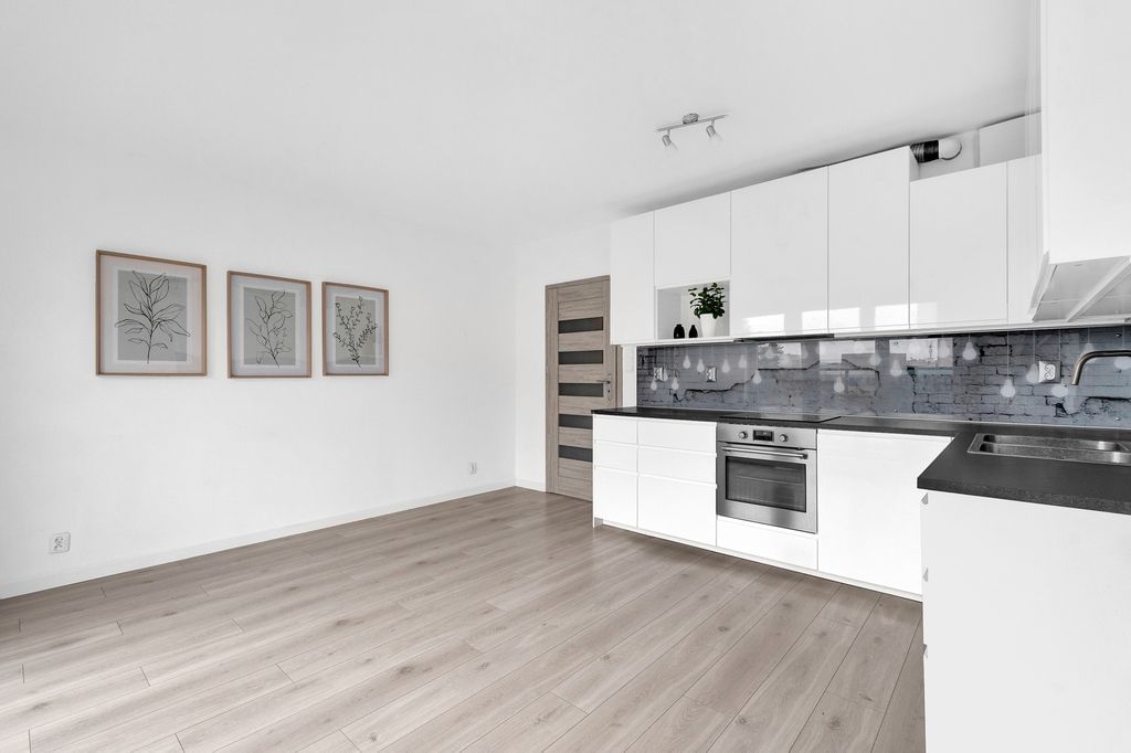 Mieszkanie 4 pokojowe na Sprzedaż