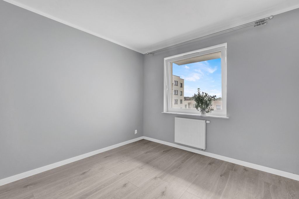 Mieszkanie 4 pokojowe na Sprzedaż