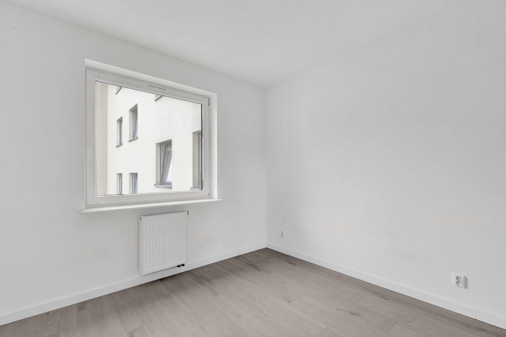 Mieszkanie 4 pokojowe na Sprzedaż