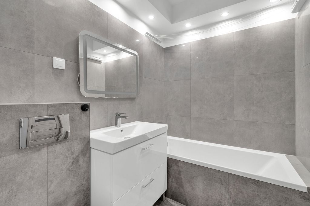 Mieszkanie 4 pokojowe na Sprzedaż