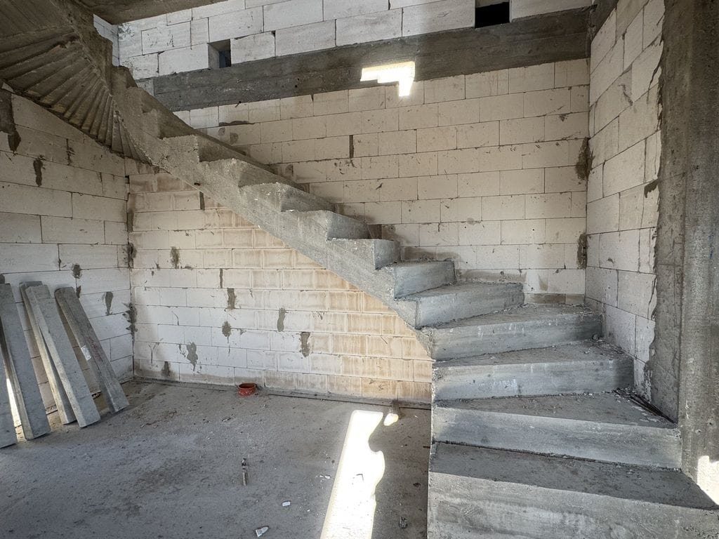 Dom 5 pokojowe na Sprzedaż