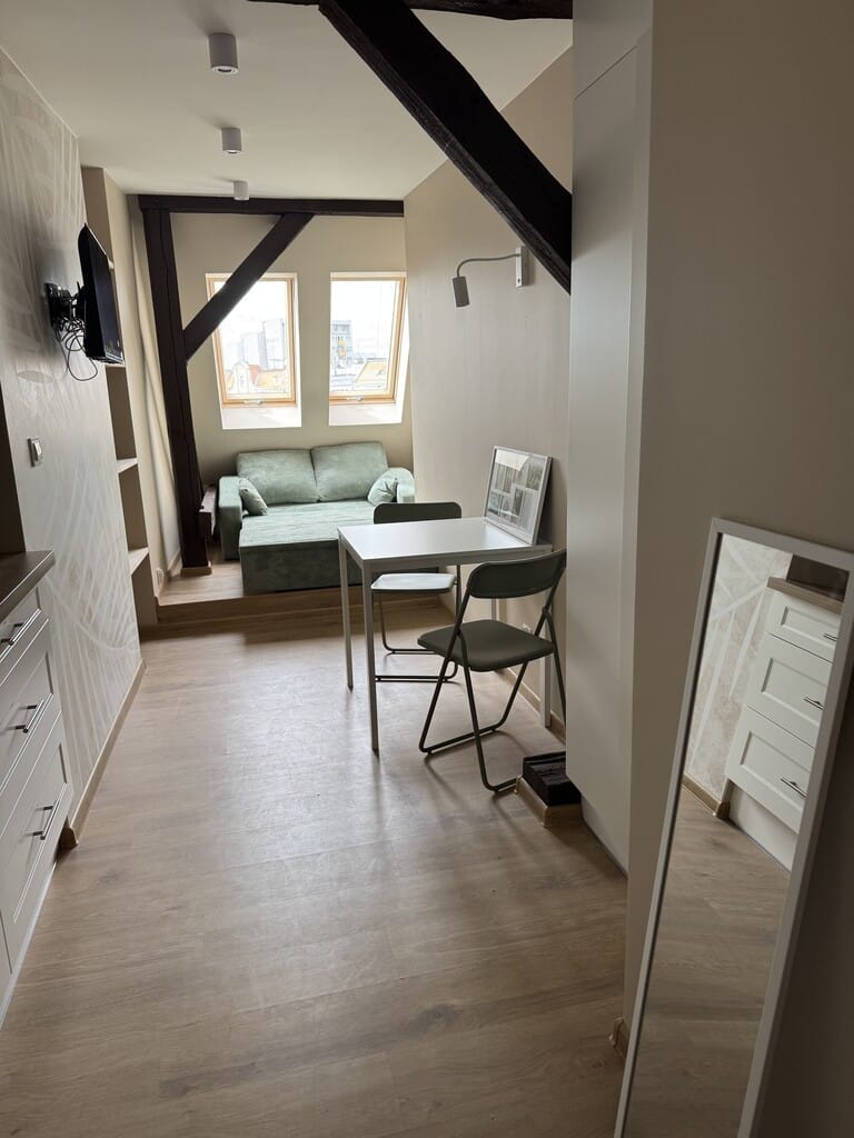 Mieszkanie 7 pokojowe na Sprzedaż