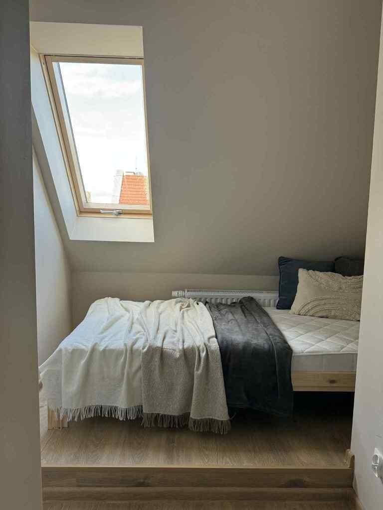 Mieszkanie 7 pokojowe na Sprzedaż