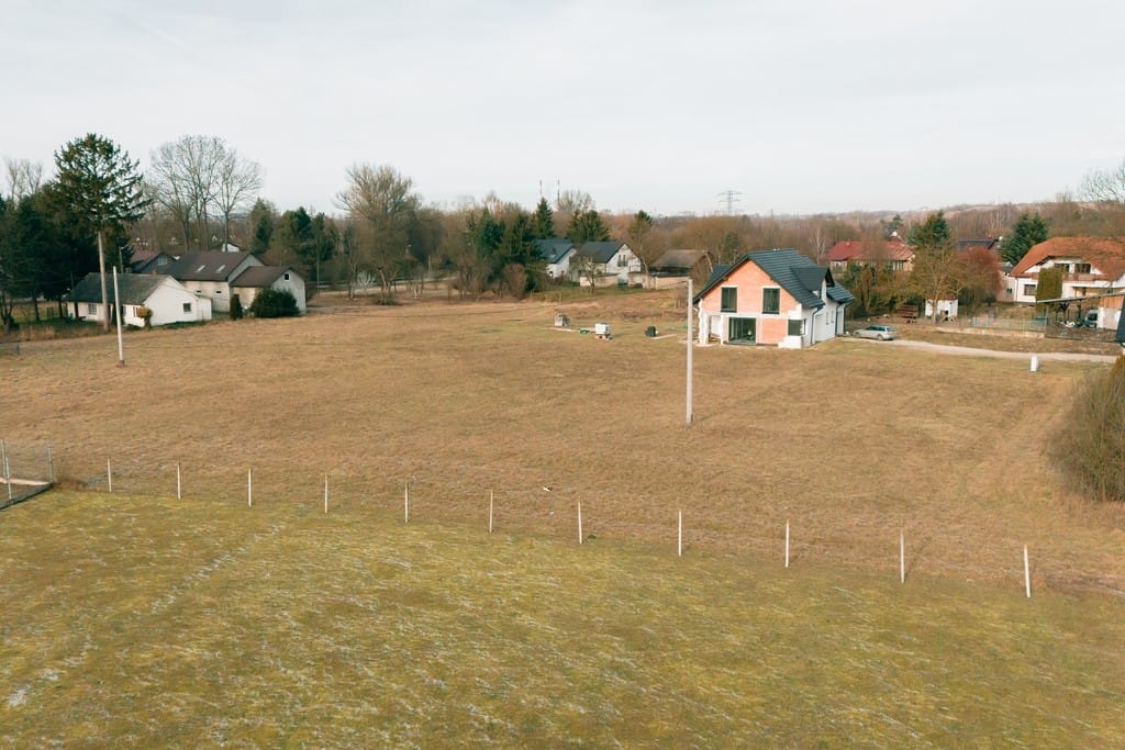 Działka  pokojowe na Sprzedaż