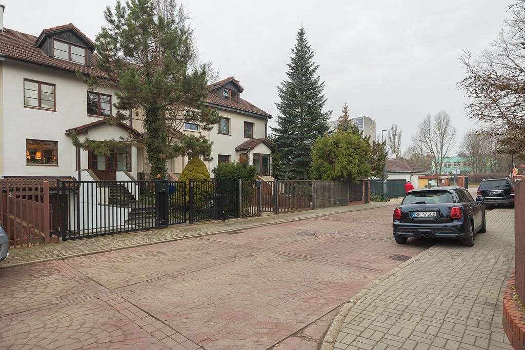 Dom 7 pokojowe na Sprzedaż
