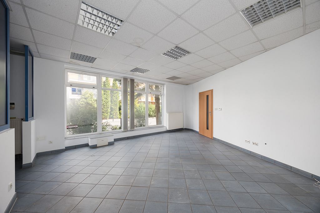 Lokal użytkowy  pokojowe na Sprzedaż