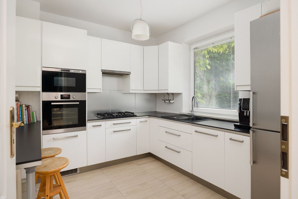 Dom 4 pokojowe na Sprzedaż