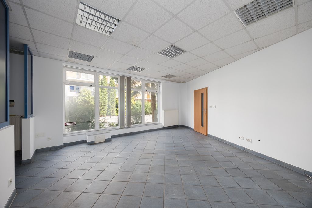 Lokal użytkowy  pokojowe na Sprzedaż