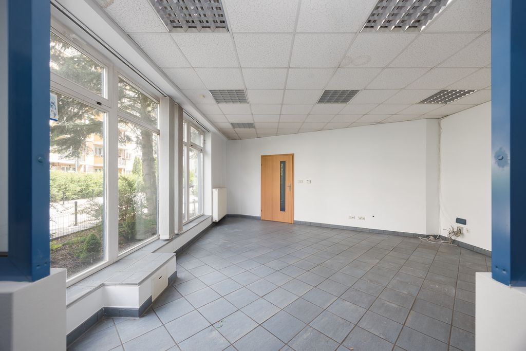 Lokal użytkowy  pokojowe na Sprzedaż