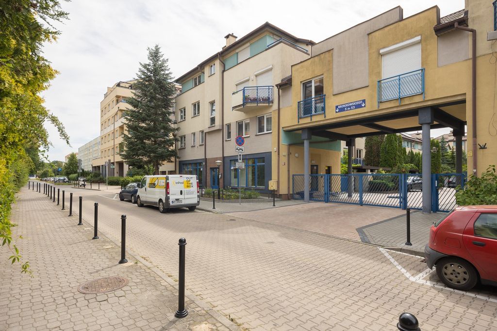 Lokal użytkowy  pokojowe na Sprzedaż