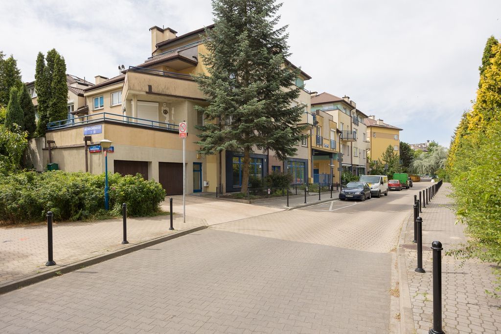 Lokal użytkowy  pokojowe na Sprzedaż