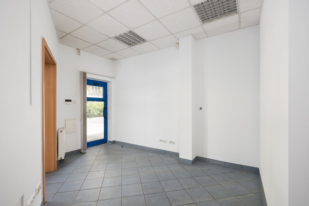 Lokal użytkowy  pokojowe na Sprzedaż