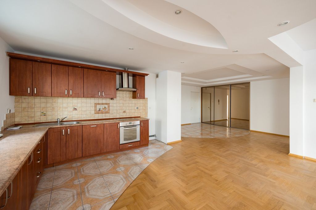 Mieszkanie 3 pokojowe na Sprzedaż