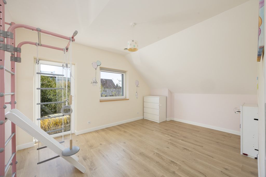 Dom 6 pokojowe na Sprzedaż