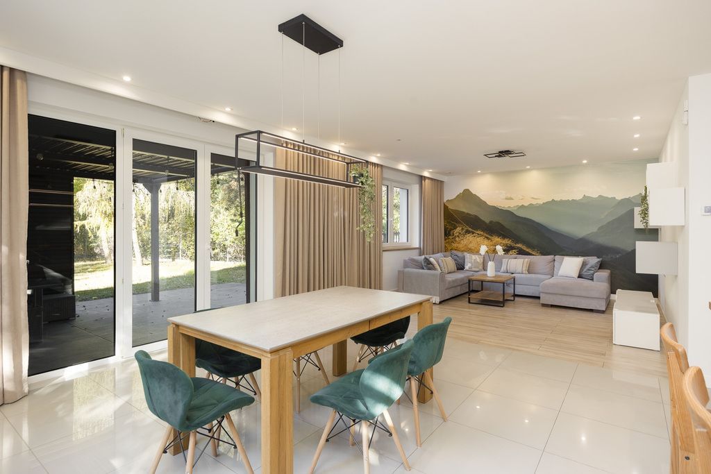 Dom 6 pokojowe na Sprzedaż