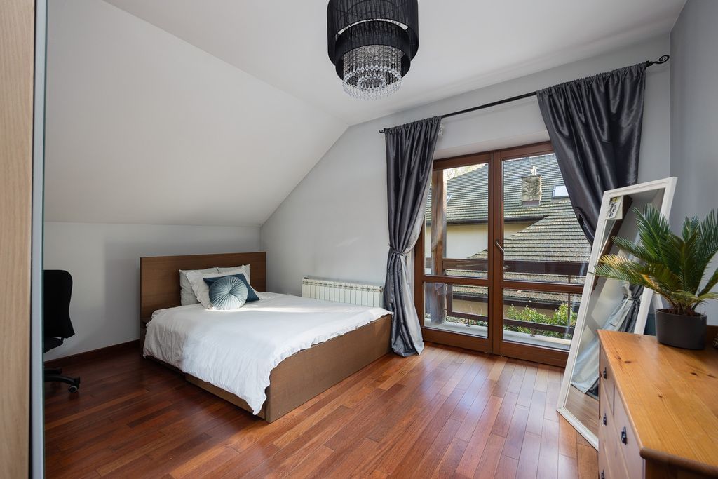 Dom 5 pokojowe na Sprzedaż